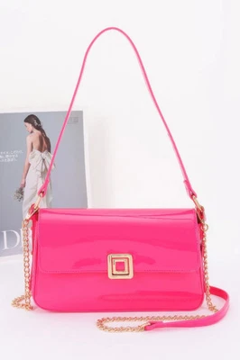 Bolso de hombro con solapa esmaltada Foto 1 de 4