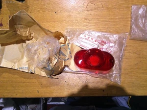 NOS HONDA CL90 CL125 SS125 CB125 CL77 CL450 CB450 CB77 HECKGLAS 83701-041-671 - Bild 1 von 5