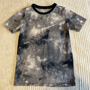 Nike Shirt Youth Small Gray Galaxy Stars Short Sleeve Breathable Casual Gym Boys - Picture 1 of 8