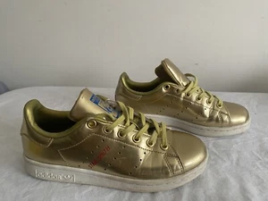 Youth Adidas Stan Smith Tennis Shoes Size 4 M Gold EUC - Picture 1 of 9