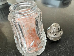 SALT SHAKER _ART DECO _ETCHED/CHIZZLED GLASS - Picture 1 of 9