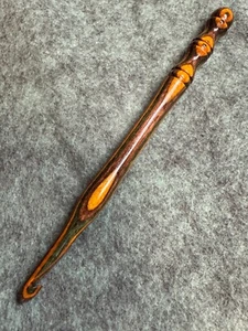 Hand carved Autumn's Wonder  WOOD YARN  CROCHET HOOK  size J - Picture 1 of 4