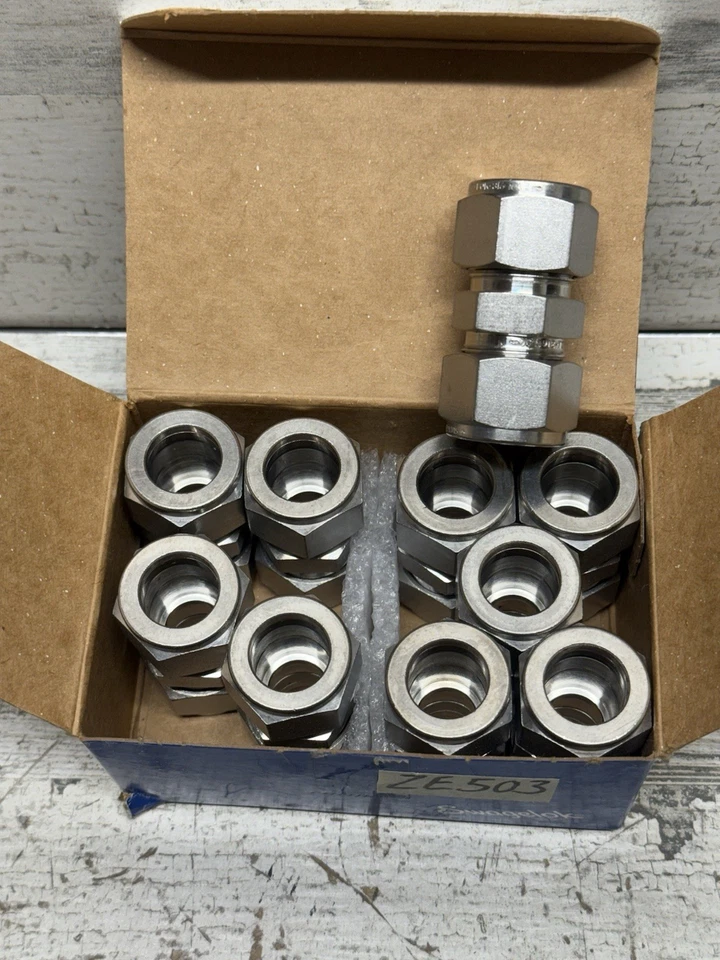 Box of 10 Swagelok SS-1010-6   5/8" Union Stainless Steel New - Image 1 of 4
