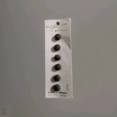 Vintage Shank Buttons 6 Brown Le chic  Plastic NOS Card 10.9 mm - Image 1 of 2
