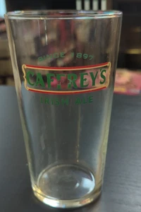 Vaso Caffrey's Irish Ale de 20 oz - Imagen 1 de 2