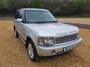 Land Rover Range Rover 4.4 V8 auto Vogue - Picture 1 of 8
