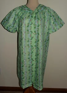 New Womens Betsy TW Loungewear Sleepwear XL House Dress Snap Front Green Floral - Picture 1 of 3