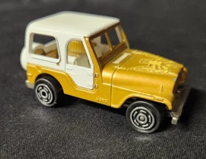 Jeep Majorette Golden Eagle con top bianco n. 268 Diecast Scala 1/54 Vintage - Foto 1 di 6