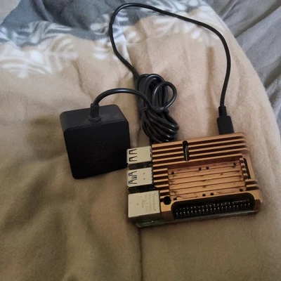 Raspberry Pi® 4 B 1 GB 4 x 1.5 GHz mit originalen Netzteil und alu Kühlkörper  - Bild 1 von 2