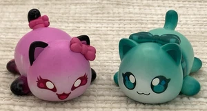 Aphmau Meemeows Wurf kleine Katzen Vinyl Figuren 2 Stück rosa und grün Bonkers - Bild 1 von 15