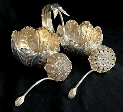 ANTIGUO SOLUCIONADOR ART NOUVEAU INGLÉS CHAPADO MERMELADA PLATO FLORES FORMA 2 CUCHARONES. Foto 1 de 4