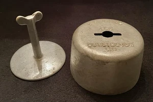 Stampo burro metallo vintage/antico-T.R. Hall-Burlington, NC-Alluminio-ANCORA UTILIZZABILE - Foto 1 di 12