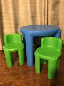little tykes table and chairs