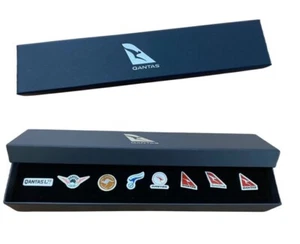 333558 QANTAS LOGO EVOLUTION THROUGH THE DECADES 8 PIN SET IN PRESENTATION BOX - Picture 1 of 3