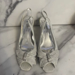 J Renee Heels Slader Dance Fabric Shimmery Sliver Kitten Heels Sling Back 6.5M - Picture 1 of 12