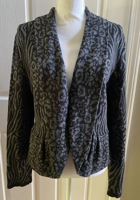 Cardigã feminino Style & Co suéter tamanho M jaqueta preta cinza safári estampa animal - Imagem 1 de 4