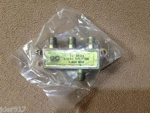 Divisor de 3 vías GE Electronics 5-900 MHZ 32-3033 - Imagen 1 de 2