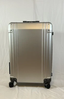 "Maleta Zero Halliburton plata mate GEO aluminio 26"" nueva con etiquetas $1743" Foto 1 de 4