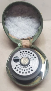 ORVIS BATTENKILL DISC 10/11 MULINELLO MOSCA TROTA SALMONE USATO CON CUSTODIA ORVIS - Foto 1 di 7