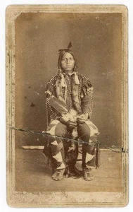 YANKTON SIOUX MAN EAGLE FEATHER FAN BEADWORK CDV FORT RANDALL DAKOTA TERRITORY - Picture 1 of 2