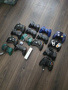Video Game Controller Lot For Parts/Repair - Picture 1 of 5