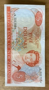 AU NZ 5 DOLLAR HARDie star Type 2 Bank Note - Picture 1 of 2