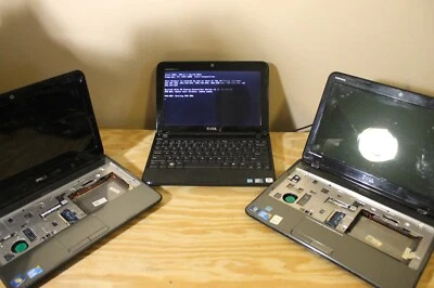 Lot of 3 Dell Mini Netbooks Laptops 2x (P07T) 1x (P09T) For Parts - Image 1 of 4