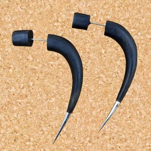 Fake Gauges Earrings Dragon Talons 2.75 Inches Black Horn Silver Tips Faux Gauge - Picture 1 of 3