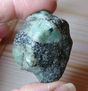 Dark Green Large Emerald Crystal Matrix Unpolished Mineral Rough Beryl (B) - Picture 1 of 8