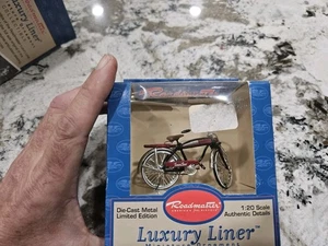 Luxury Liner 1:20 Scale Roadmaster Bicycle  1998 - Picture 1 of 7