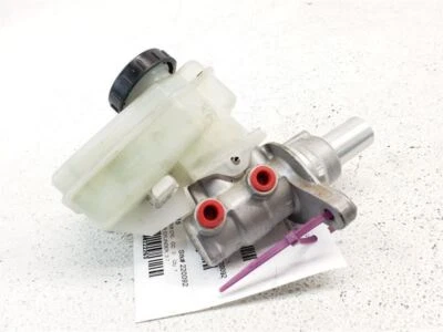 11-13 Infiniti M37/M56 14-19 Infiniti Q70 Brake Master Cylinder OEM D60101MK0A - Image 1 of 4