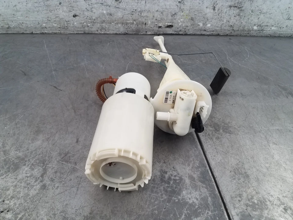2007 Porsche Cayman S 987 Fuel Pump / Sending Unit #3075 G2 - Image 1 of 4
