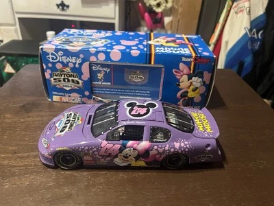 1:24 2004 Minnie Mouse Daytona 500 Chevy Team Caliber Preferred 1 of 10,080 - Image 1 of 4
