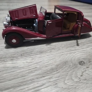 Danbury Mint 1:24 Die Cast 1938 Rolls Royce Phantom III Convertible Classic Car - Picture 1 of 2
