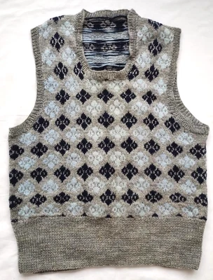 Vintage tank top - hand knitted - pure wool - approx size S/XS - Image 1 of 4