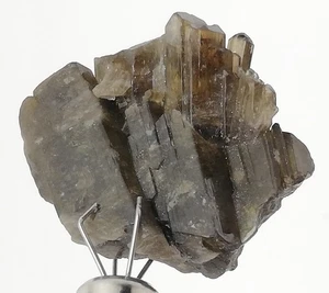 33 CARATS NATURAL EPIDOTE CRYSTAL FROM PAKISTAN, (AO-140) - Picture 1 of 17