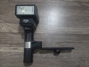 Vivitar 3900 Auto Thyristor Blitz mit Halterung - Bild 1 von 2