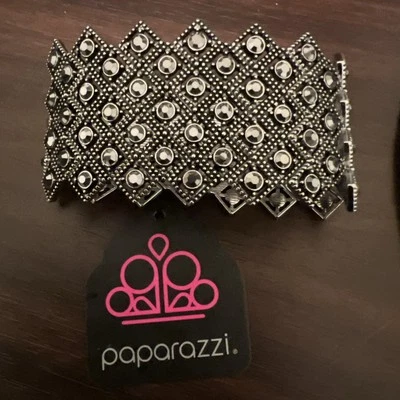Pulsera Paparazzi DECO en The Rough Zi Foto 1 de 2