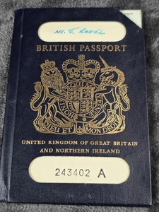 Pasaporte británico vintage del Reino Unido cancelado edición 1972 1982 renovación azul coleccionable - Imagen 1 de 6