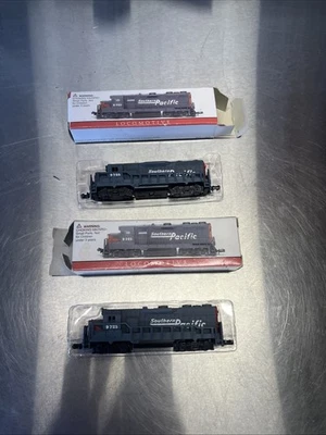 Vintage Southern Pacific 9725 Toy Locomotive No. 418 High Speed Pair Of 2 - Image 1 of 4