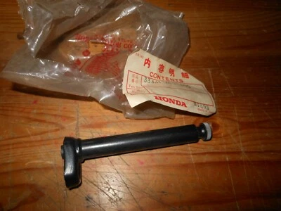 NOS OEM Honda 1980 CM200T-A Twinstar Street Frt Stay Turn Signal # 33441-465-000 - Imagem 1 de 2