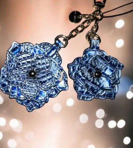 Nuevo con etiquetas Brahmin Flor Dúo Bolso Dije Clip para Llaves, Azul Costero - Imagen 1 de 3