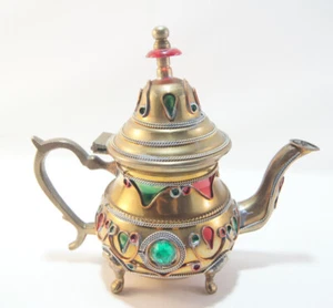 Cafetera árabe de latón vintage rara de Oriente Medio Dallah Margana 7" de alto - Imagen 1 de 8