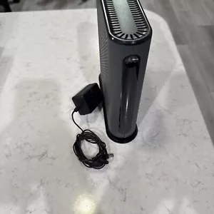Motorola MG7550 Dual Band AC1900 Cable Modem and Wi-Fi Gigabit Router - Picture 1 of 6