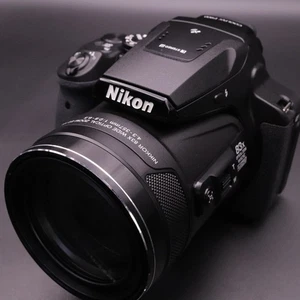 Cámara digital Nikon COOLPIX P900 - Excelente como nueva - Zoom 83x - Probada - Inglés OK - Imagen 1 de 23