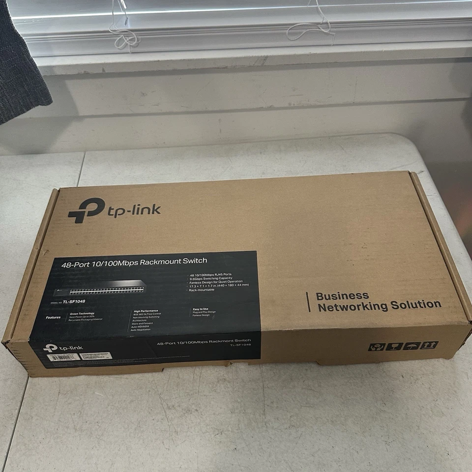 Tp Link Unmanaged 48 Port Rackmount Switch - Image 1 of 4