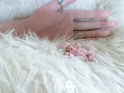 Ooak Miniature Baby Girl true to 1:12 scale doll house Artisan made realistic - Image 1 of 4
