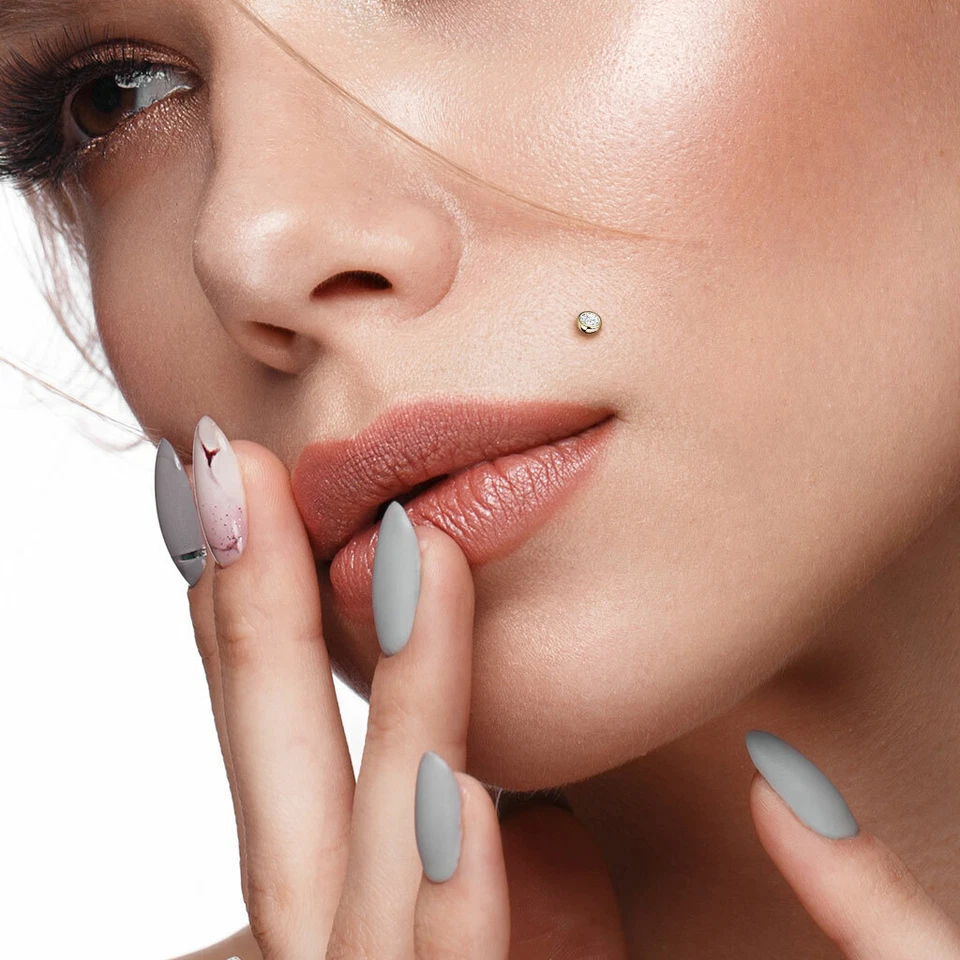 Juego de bisel de oro macizo de 14K circonita cúbica sin rosca empuje en labret oreja cartílago Daith 16G Foto 1 de 4