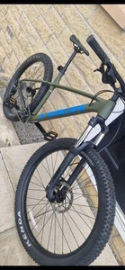 Trek Roscoe 6 Hardtail Mountain Bike - Picture 1 of 6