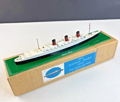 Vintage Oficial QUEEN MARY Recuerdo Metal Die-Cast Escala Modelo 1968 Inglaterra Foto 1 de 4